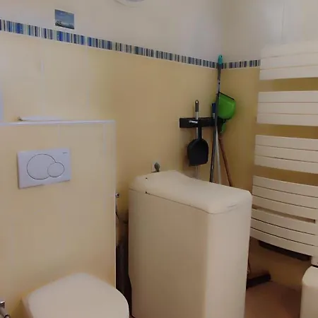 Les Hirondelles De L'embisque Apartment *